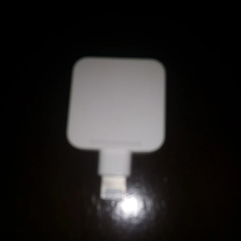 NWOB Credit Card Reader Chip Machine for Mobile Phones, iPhone iPad, Square